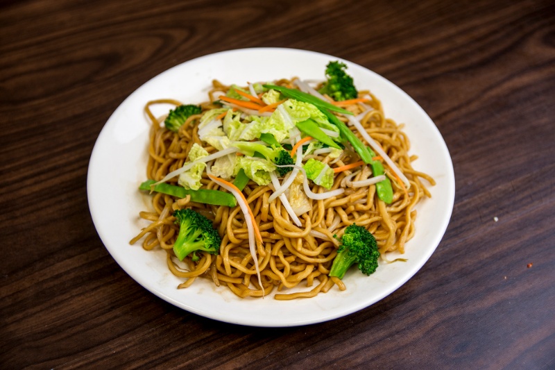 n05. vegetable lo mein 蔬菜捞面